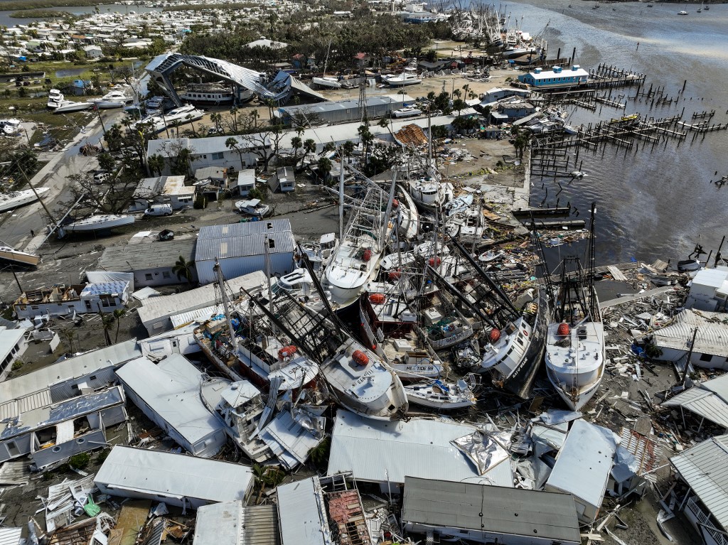 Floridában az idei első hurrikánra készülnek