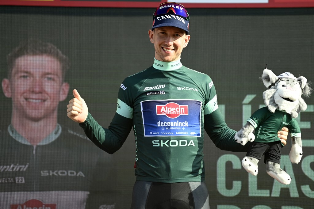 Vuelta a Espana: Groves duplázott, Valter a mezőnnyel ért célba 