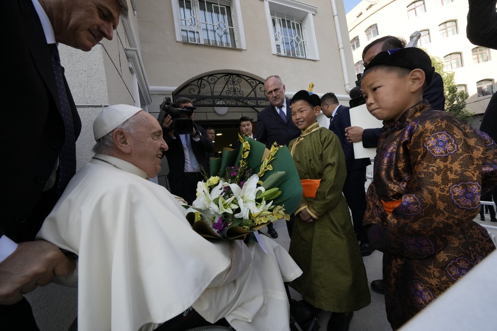 Szükségkórházat avatott Ferenc pápa Mongóliában