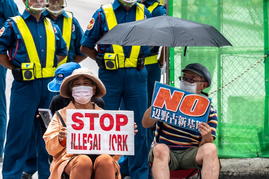 Hiába tiltakoznak a helyiek, bővül az amerikai támaszpont Okinaván