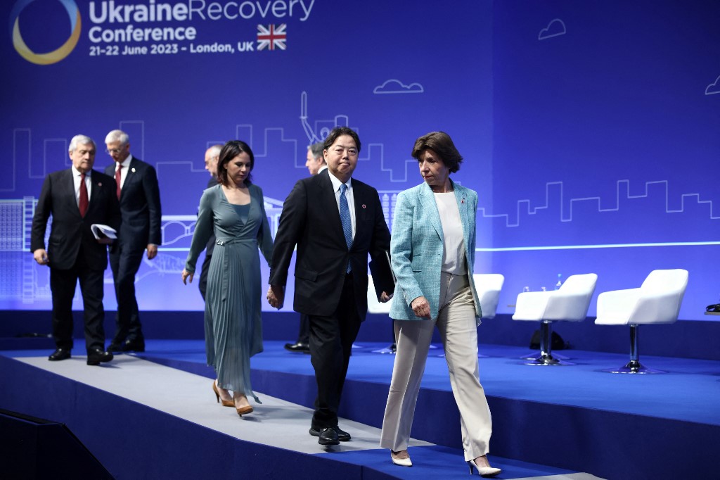 Váratlanul Kijevbe érkezett Hajasi Josimasza japán külügyminiszter