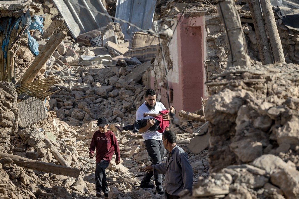 Kétezerenél több halottja van a marokkói földrengésnek 