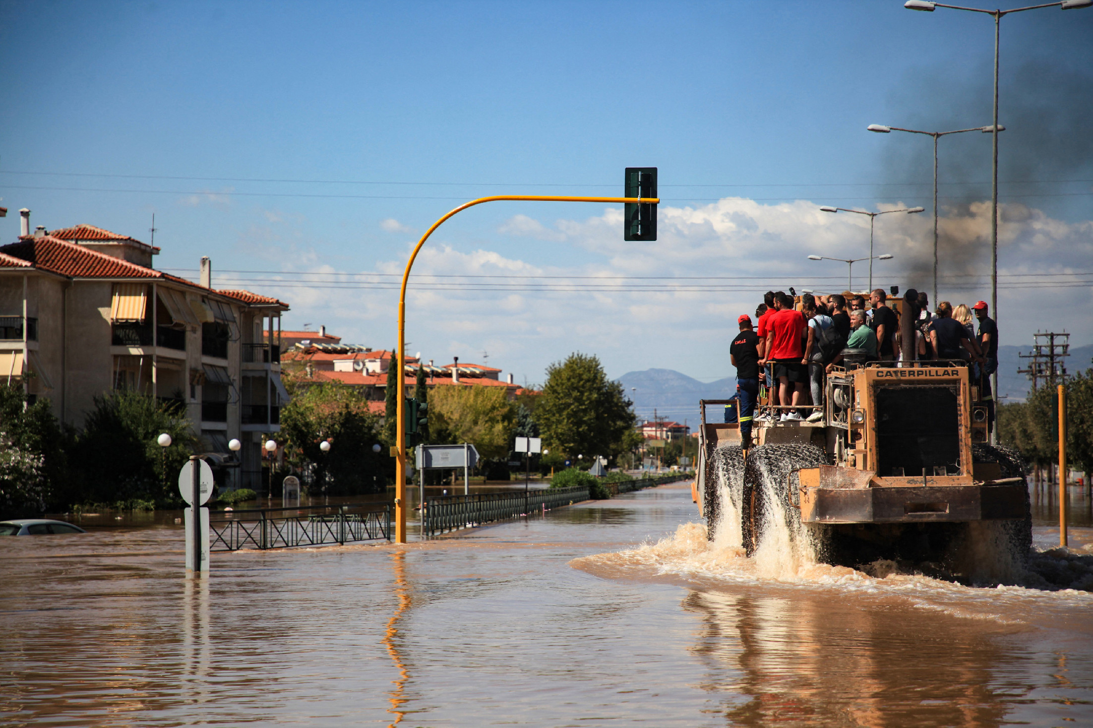 A görögök már csak az Unióban bíznak a pusztító árvizek után