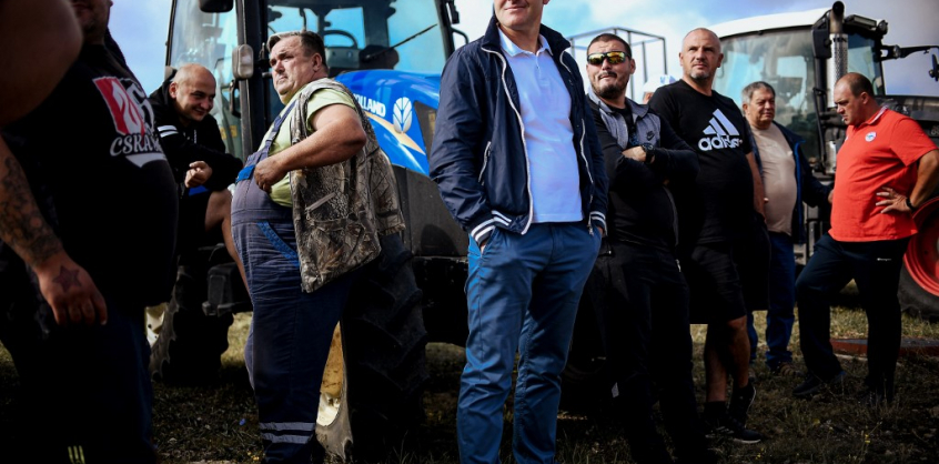 Lezárták az utakat a gazdák az ukrán gabonaimport miatt