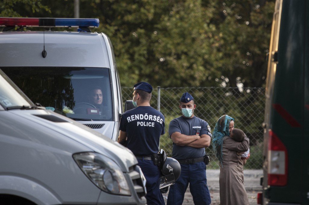 A Guardian szerint sérült menedékkérőkkel kegyetlenkedik Magyarország