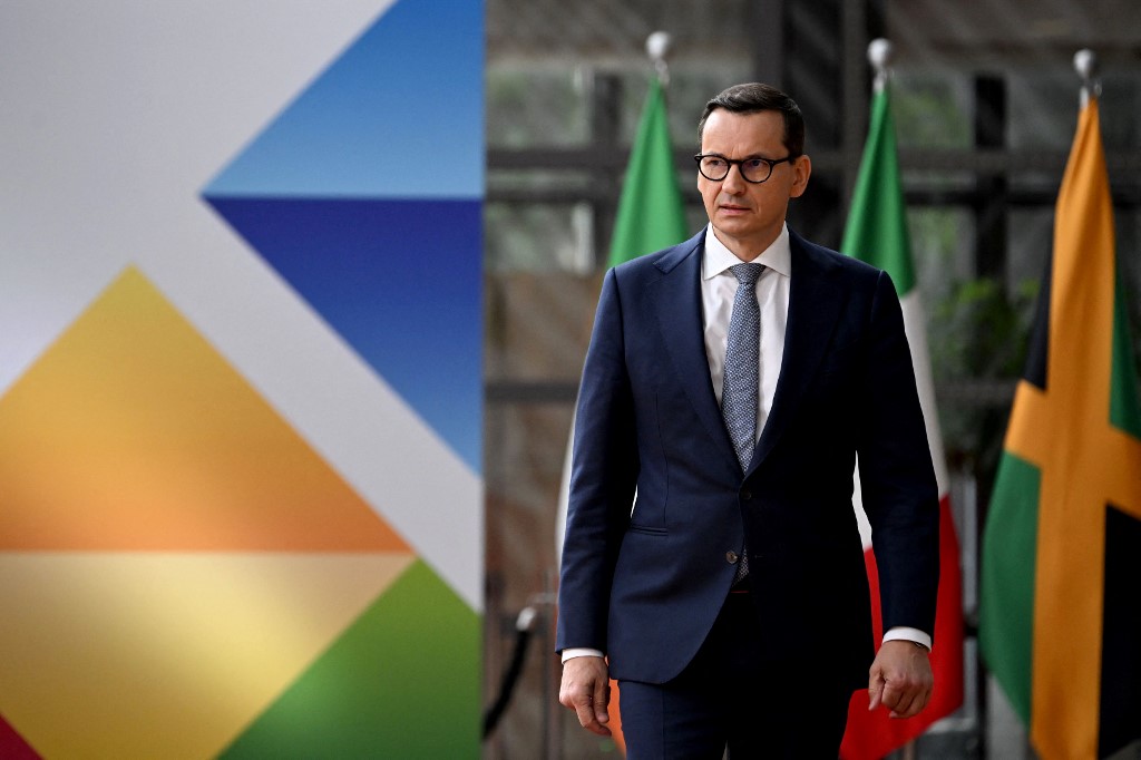 Beiktatták Mateusz Morawiecki hamarosan megbukó kormányát