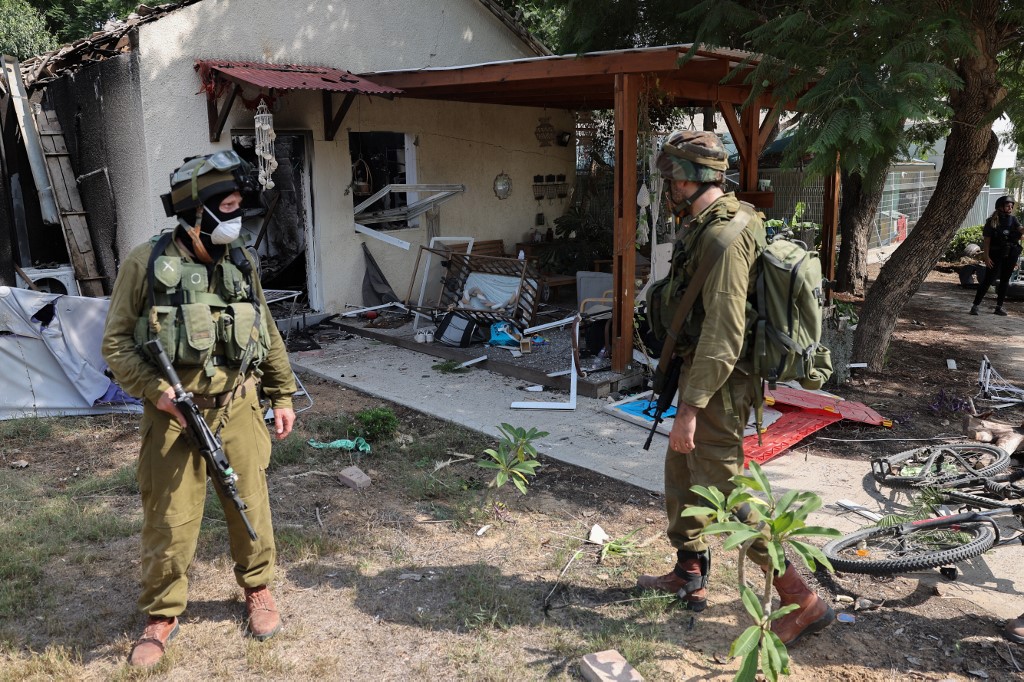 Izrael csak akkor kezd „jelentős katonai műveletbe”, ha a civilek elhagyták a Gázai övezetet