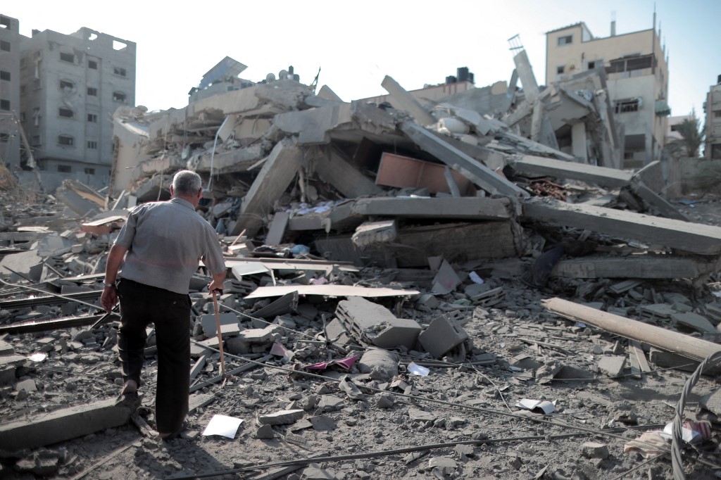 Légicsapás ért egy gázai kórházat, többszázan meghaltak