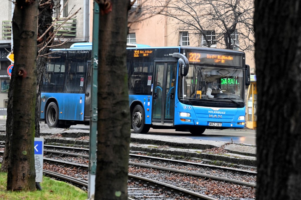 Rövidül a 2-es metró, jönnek a pótlóbuszok