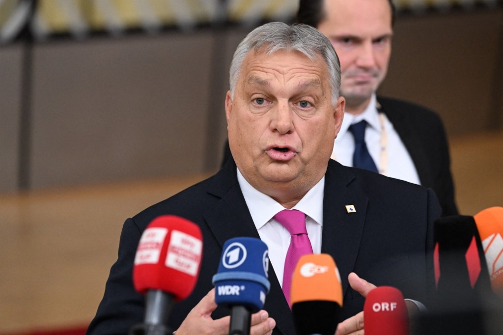 Orbán Viktor azonnali hatállyal mentett fel két helyettes államtitkárt