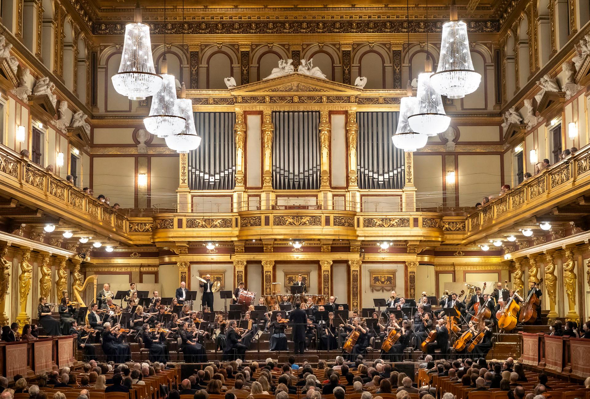 Budapesten és Pécsen ad koncertet Balázs János a Pannon Filharmonikusokkal novemberben