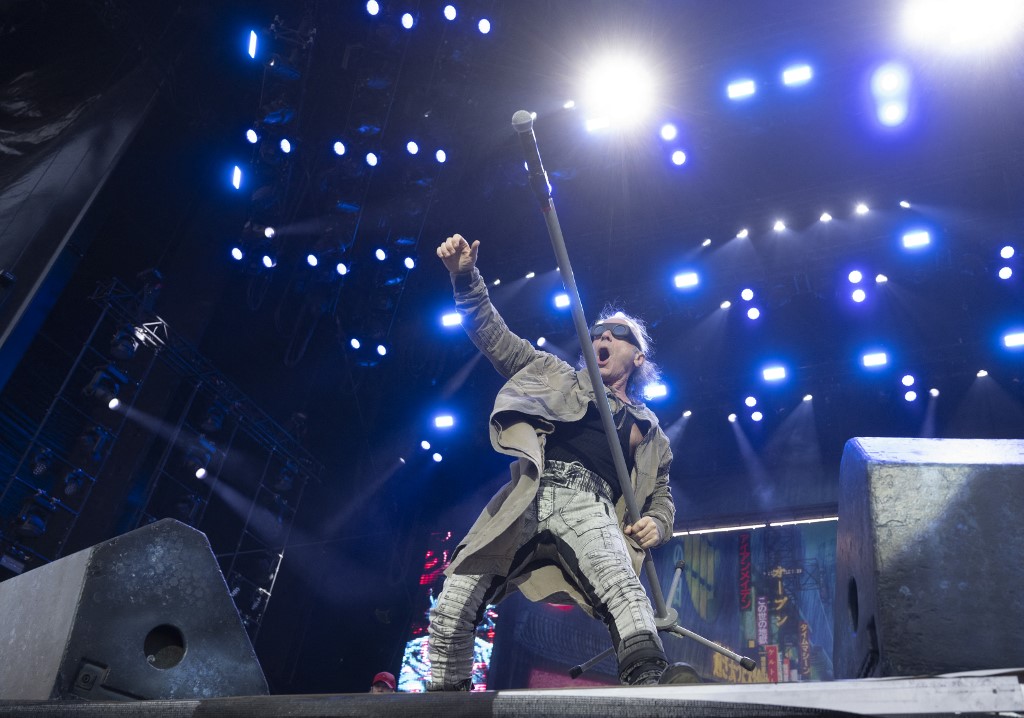 Budapesten ad koncertet az Iron Maiden énekese