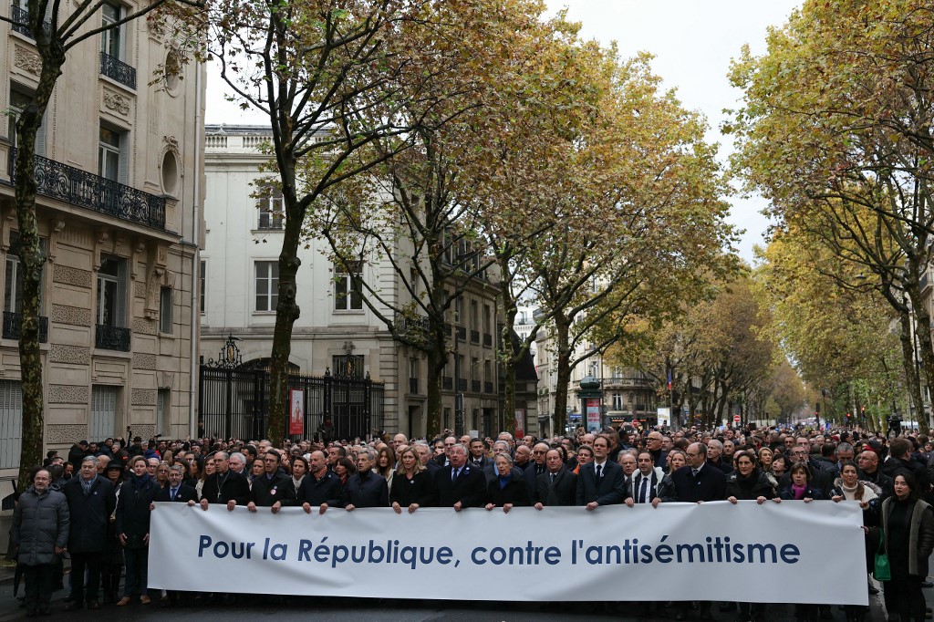 Majdnem kétszázezren tüntettek az antiszemitizmus ellen Franciaországban