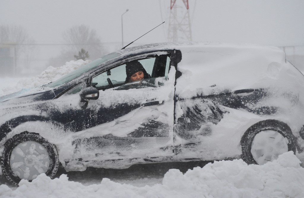 Romániában már hóviharok akadályozzák a közlekedést