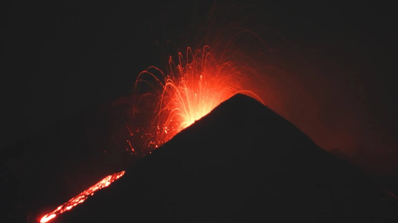 Videón: Kitört az Etna, ömlik a láva a tűzhányóból