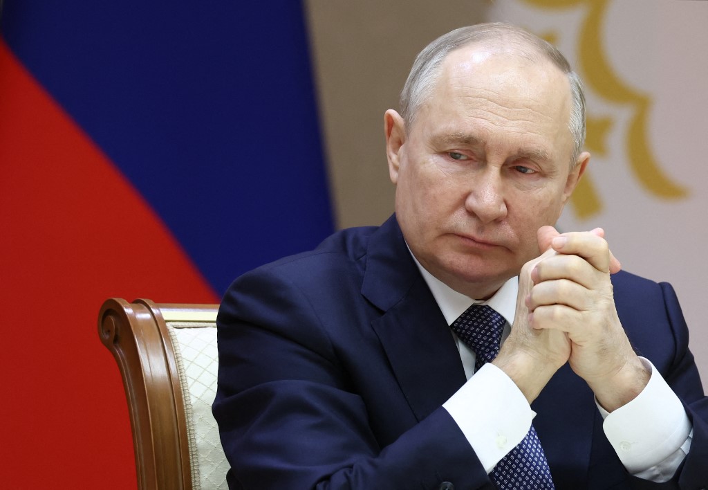 Egy mozdulattal lesöpörte az asztalról Putyin ellenfelét az orosz választási bizottság