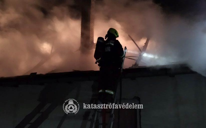Gázpalack is robbant a tragikus lakástűzben Etesen