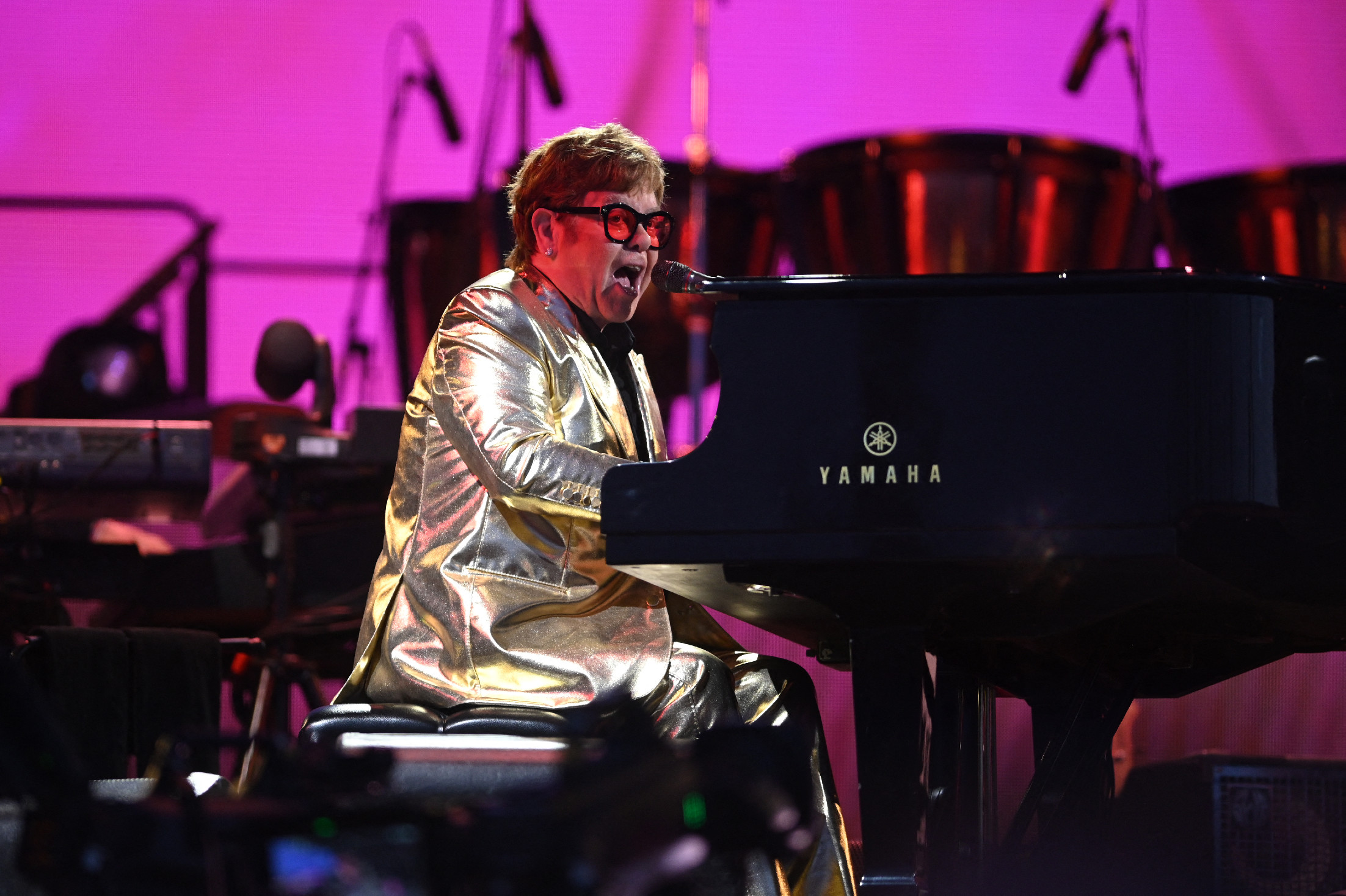 Sir Elton John országos AIDS-szűrésért kampányol