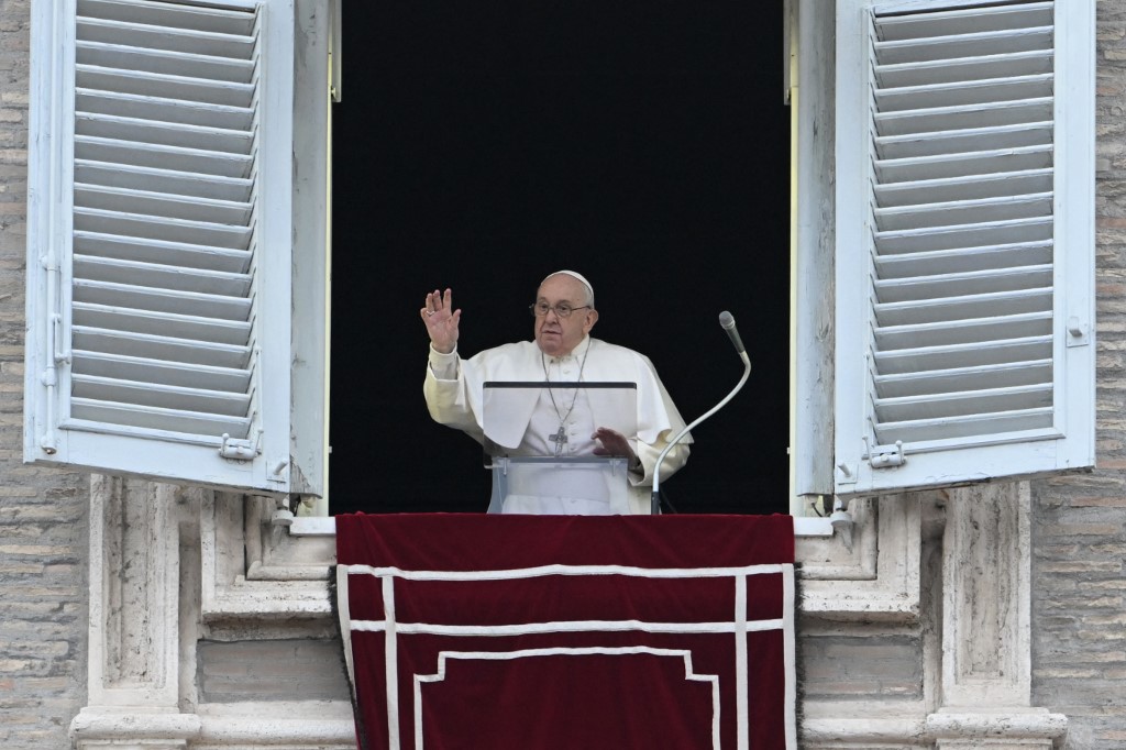 Ferenc pápa emberséget kér az emberiségtől