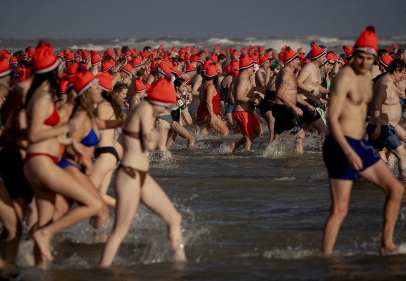 New Year's Dive Scheveningen at a different location