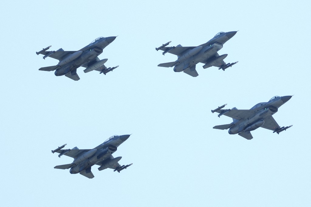 Orosz drónok hatoltak be a légtérbe, felszálltak a lengyel és amerikai F-16-osok