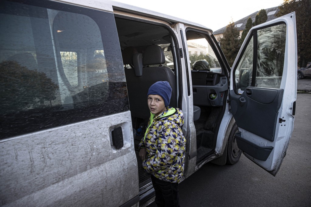 „Túlélési gyakorlatra” küldik a deportált ukrán gyerekeket az oroszok 