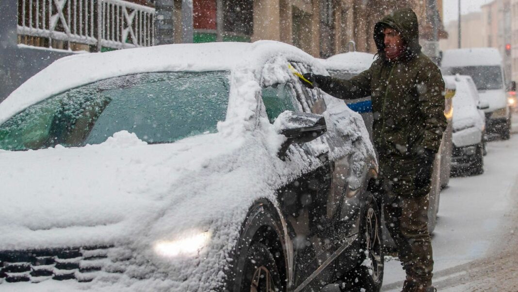 Akkora a hóvihar Spanyolországban, hogy be kellett vetni a hadsereget
