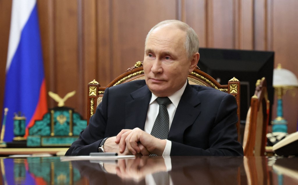 Putyin a frontra küldi, akinek nem tetszik a képe