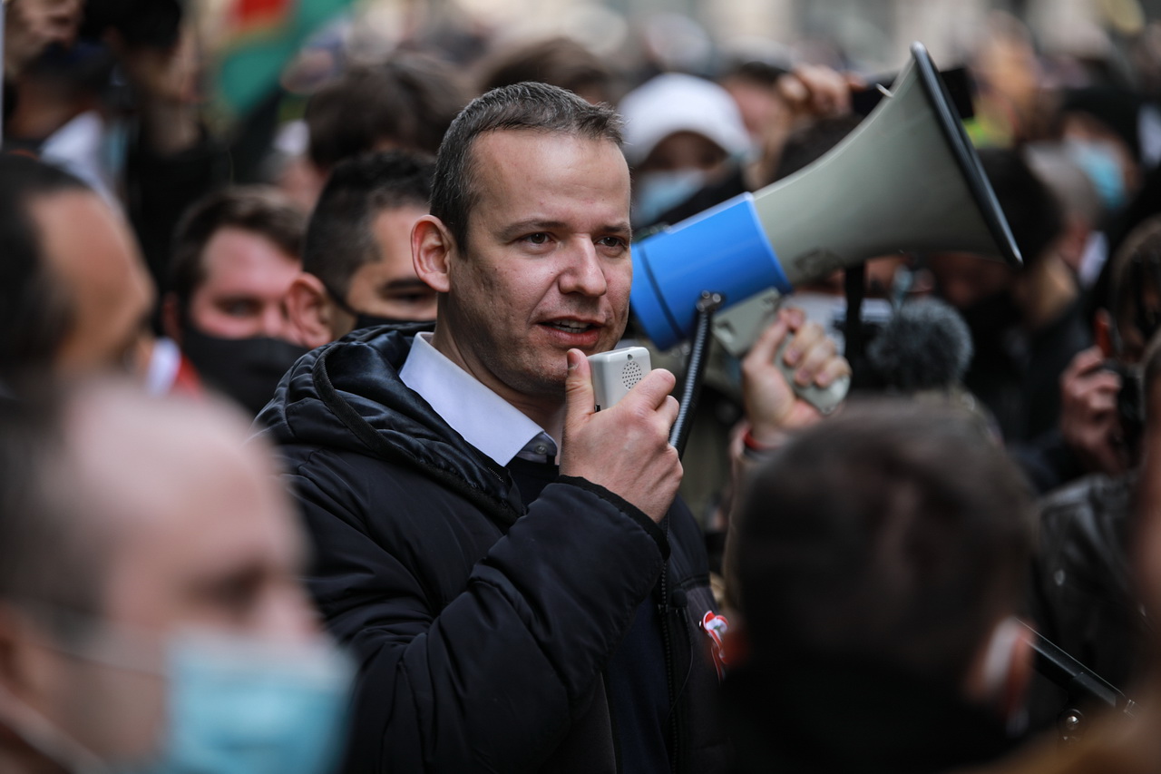 A magyar szélsőjobbhoz köthető személyeket azonosítottak be az orosz propagandahálózat felderítésekor