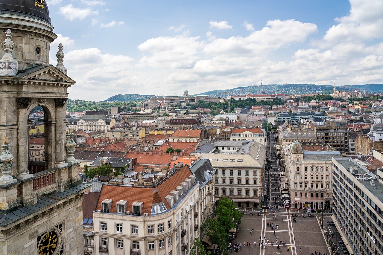 Ingatlan: Budapesten elérte az egymillió forintot a négyzetméterár