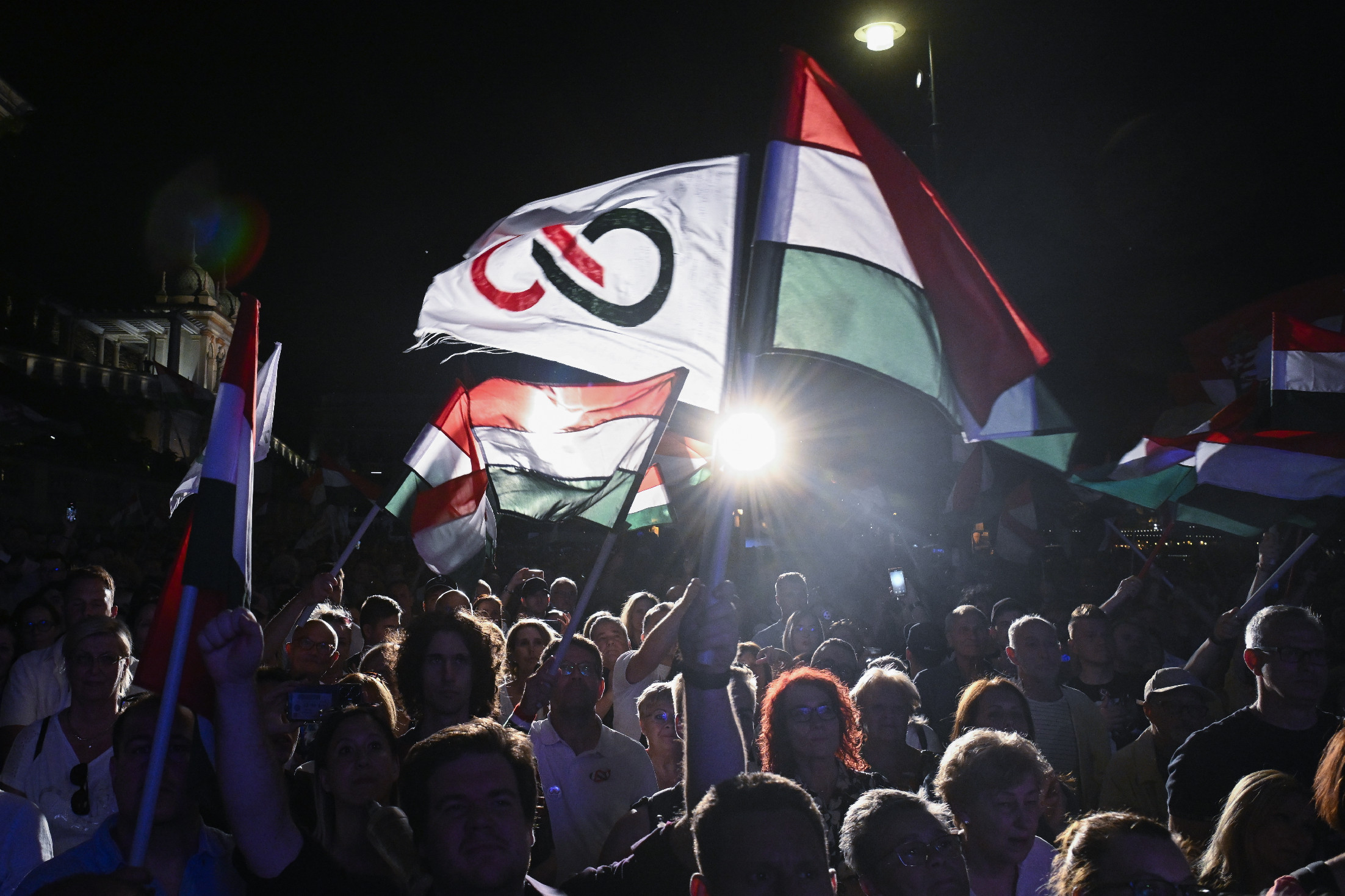 Kutatás: a Fidesz és a Tisza is erősödött, a DK viszont bajban lehet