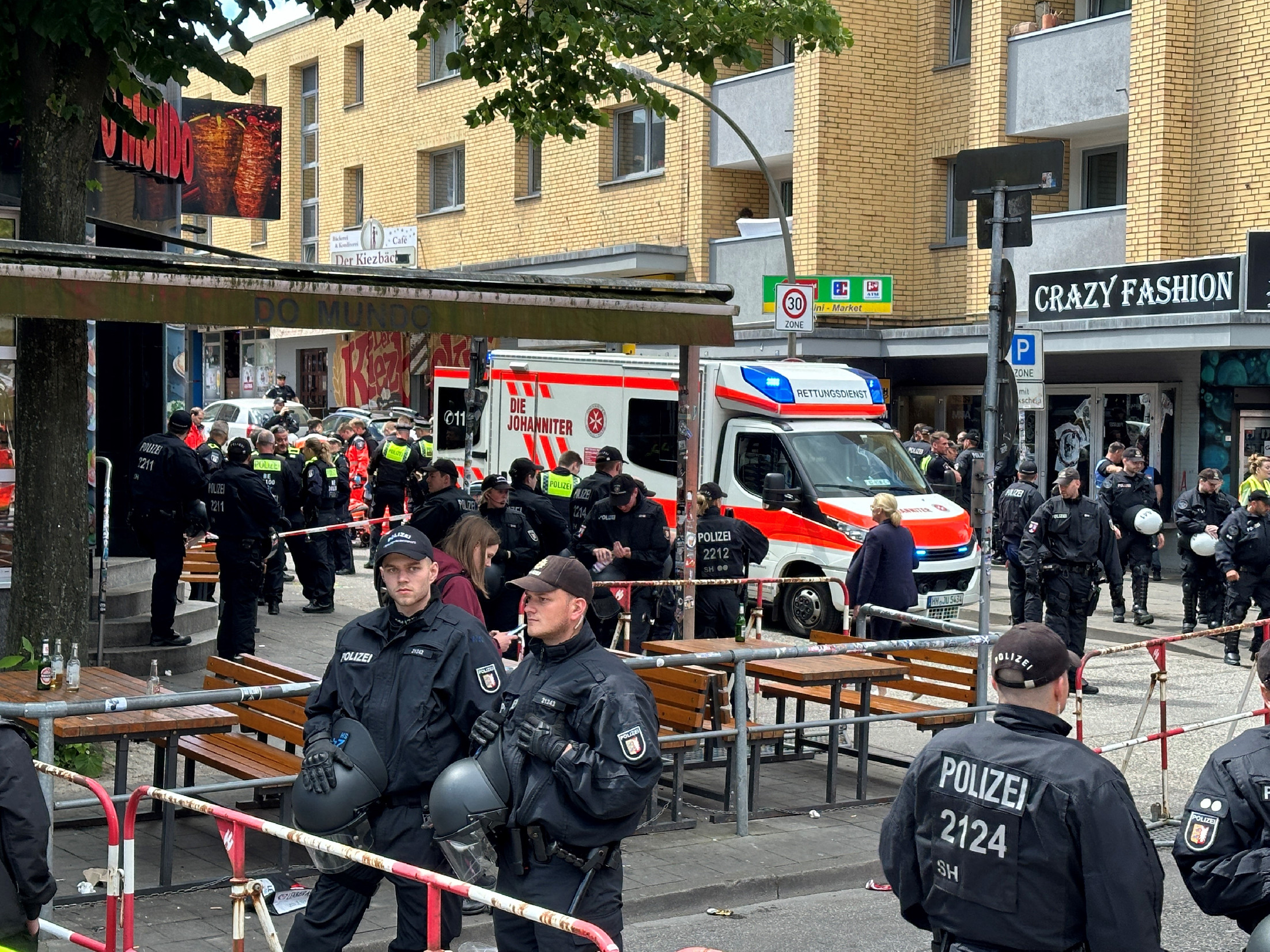 Rendőrök ártalmatlanítottak egy baltás férfit Hamburgban