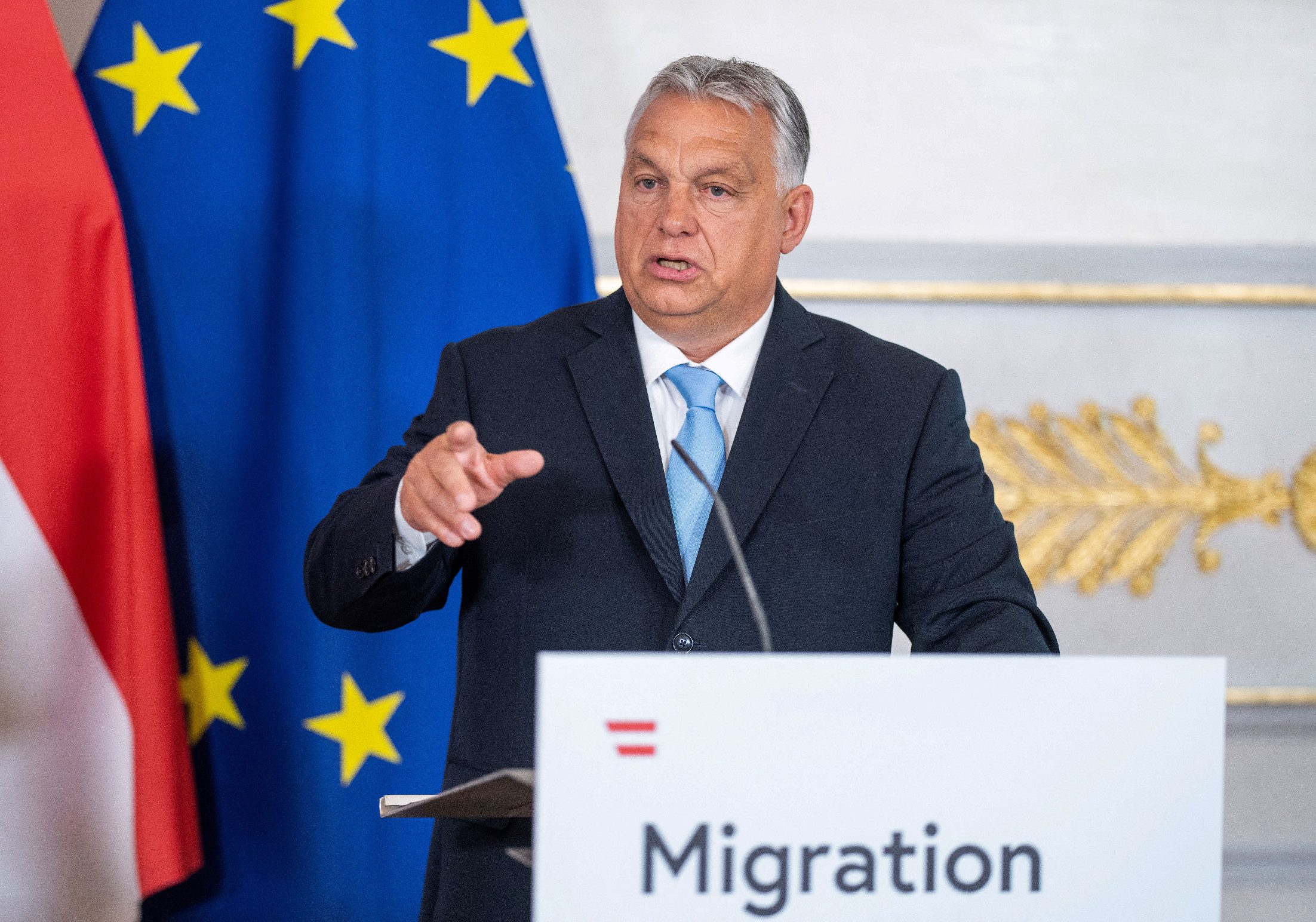 Soros elnökség: éjféltől Magyarország hivatalosan is átvette a vezetést