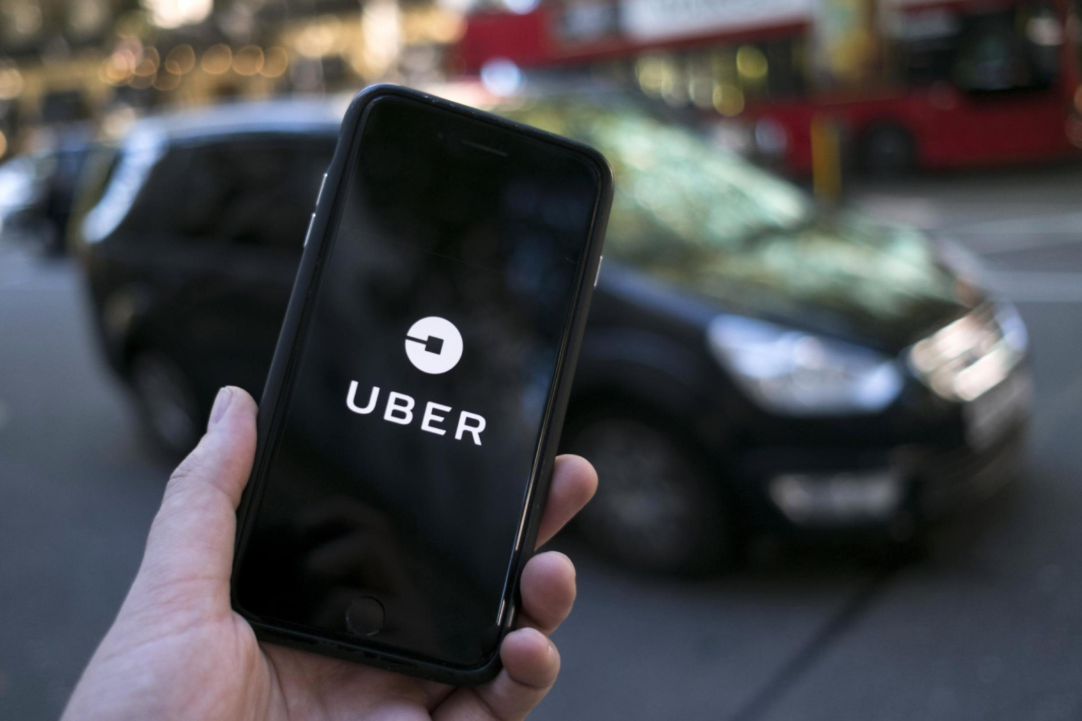 Balhé: csúnyán kiakadtak a taxisok az Uber hihetetlen akciói miatt 