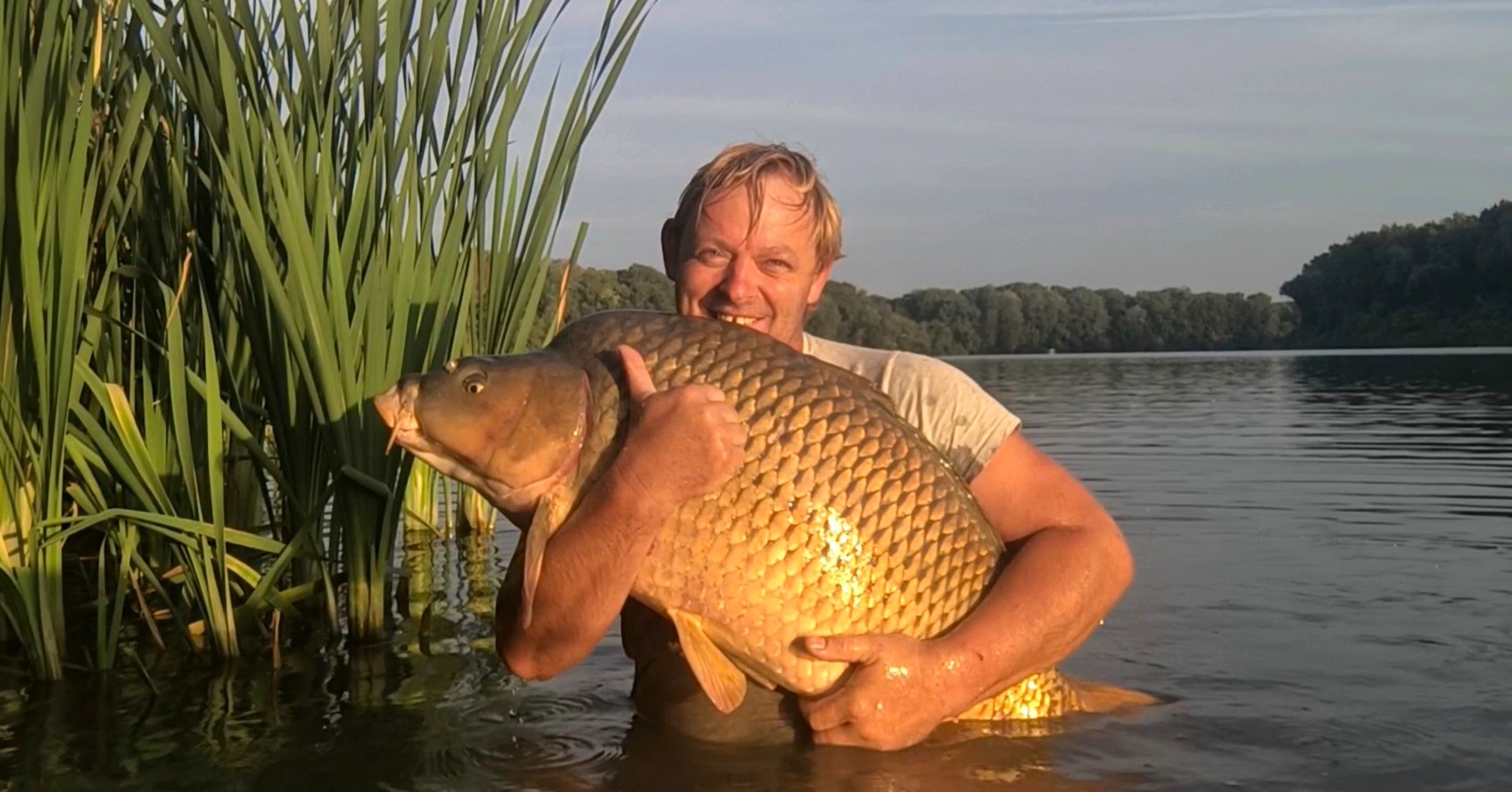 Halszörny akadt horogra a Tisza-tavon – fotók 