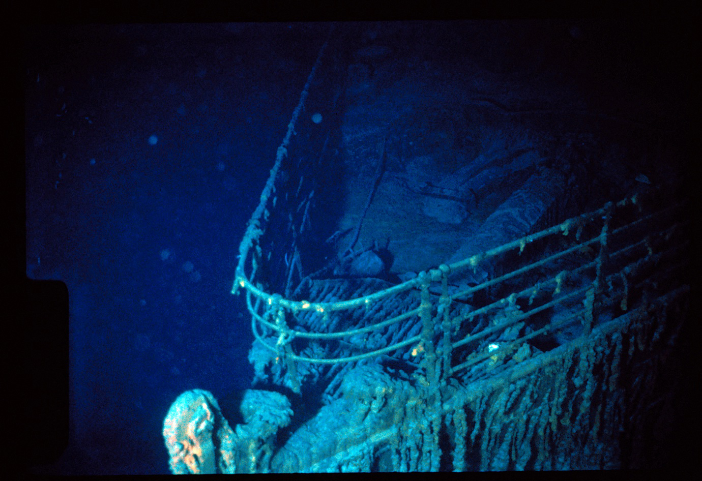 Szomorú látvány: darabjaira hullik a Titanic 