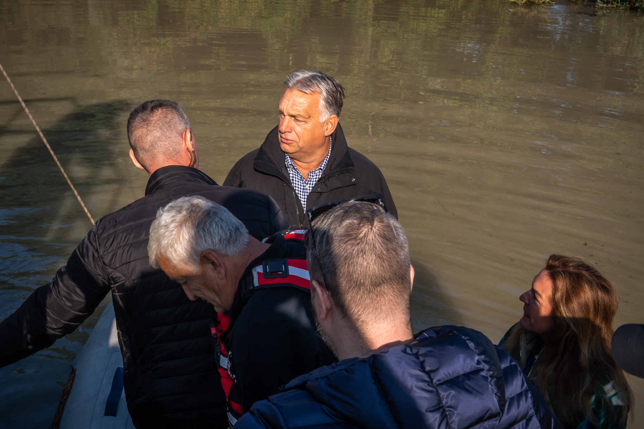 Orbán Viktor: megcsúszott a töltés, de sikerült stabilizálni