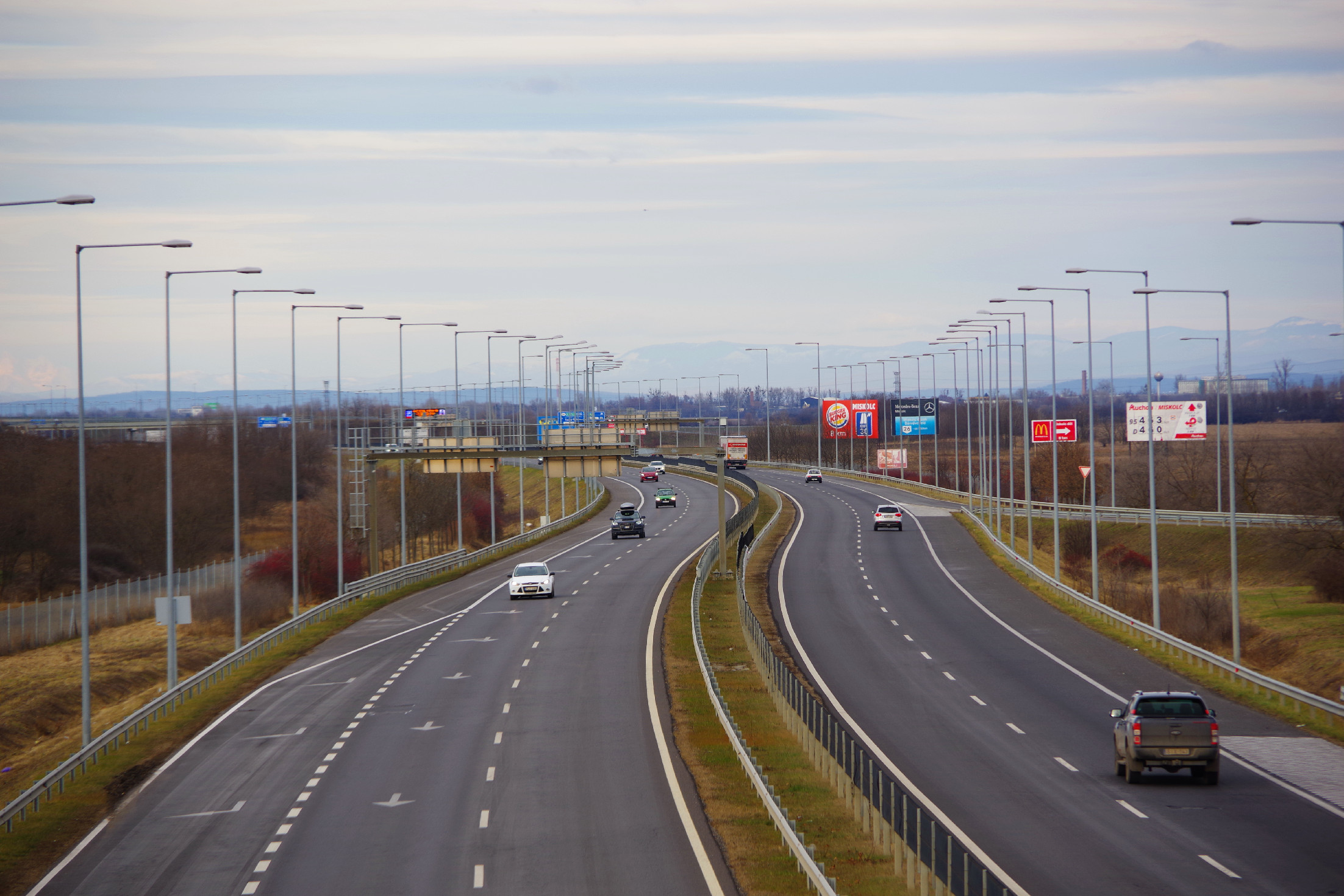 Bődületes blama: újabb egy évig zárva marad az M30-as autópálya