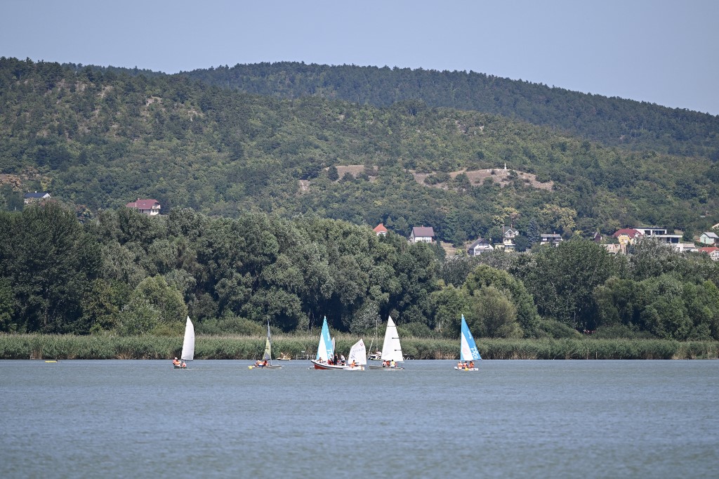 Nagy mennyiségű szennyvíz folyt a Balatonba, így érinti ez jövőre a strandokat 