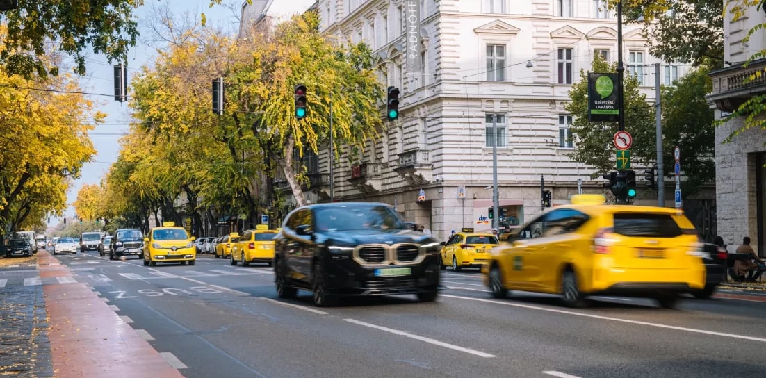 Változik a maximális sebességhatár Budapesten, erre figyeljen, ha autózik 