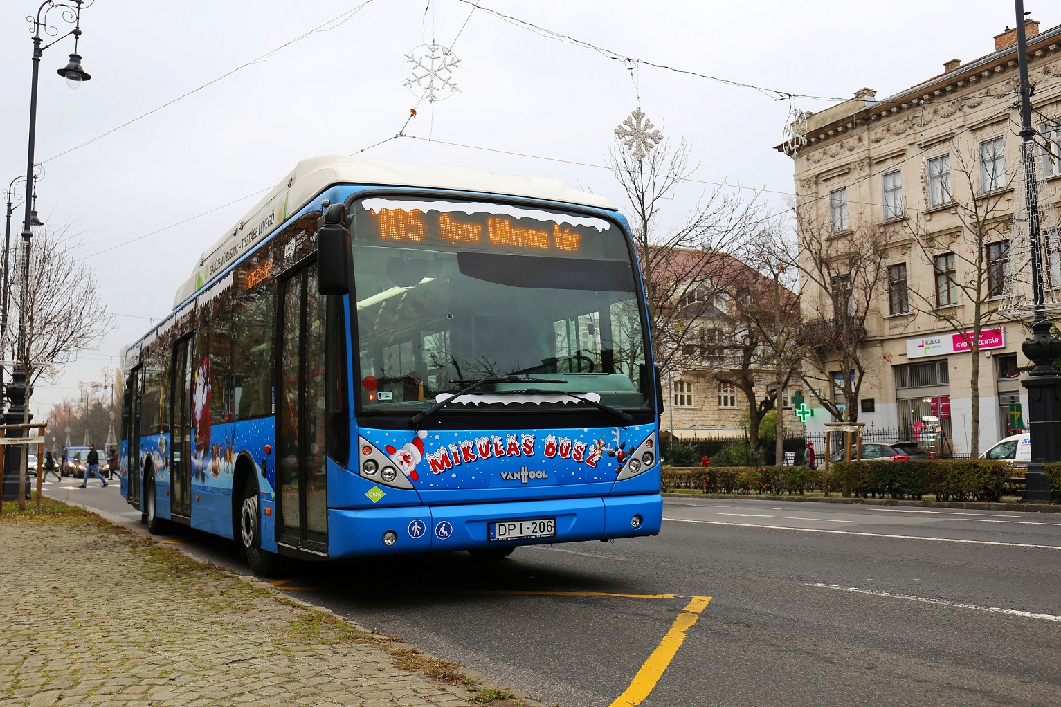 Újra jár a BKV Mikulásbusza: mutatjuk, hol lehet rá felszállni 