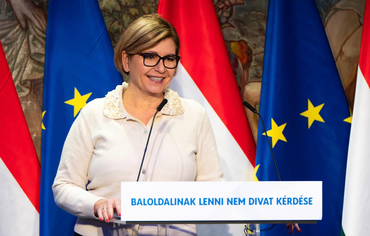 Kálmán Olga csípős videón kér bocsánatot Rogán Antal propagandaminisztertől: Bocsi Tóni