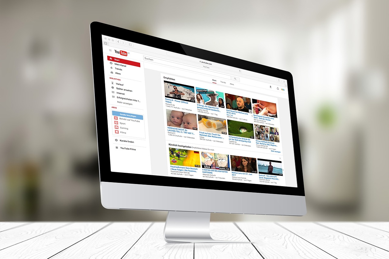 Változtat a YouTube, ezeket a tartalmakat mostantól csak homályosan mutatja