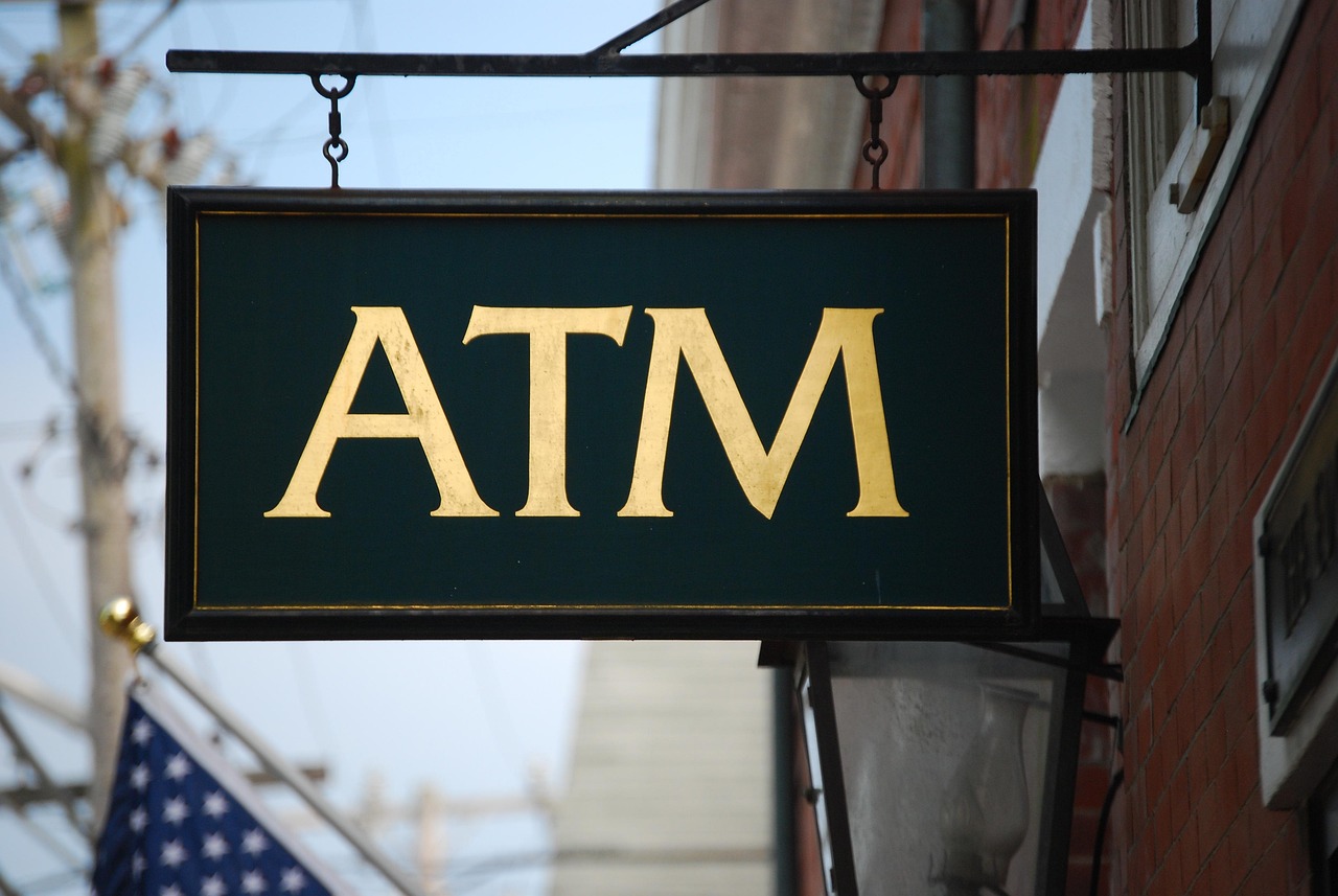 Megdöbbentő ATM-limitek, ennyibe kerül valójában a készpénzfelvétel a magyaroknak