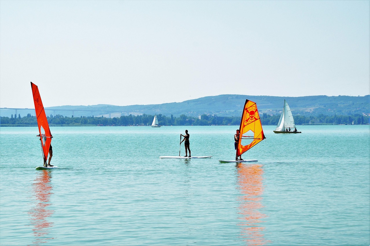 A Balatonnál pihenne a hétvégén? Ilyen vízhőmérsékletre számíthat