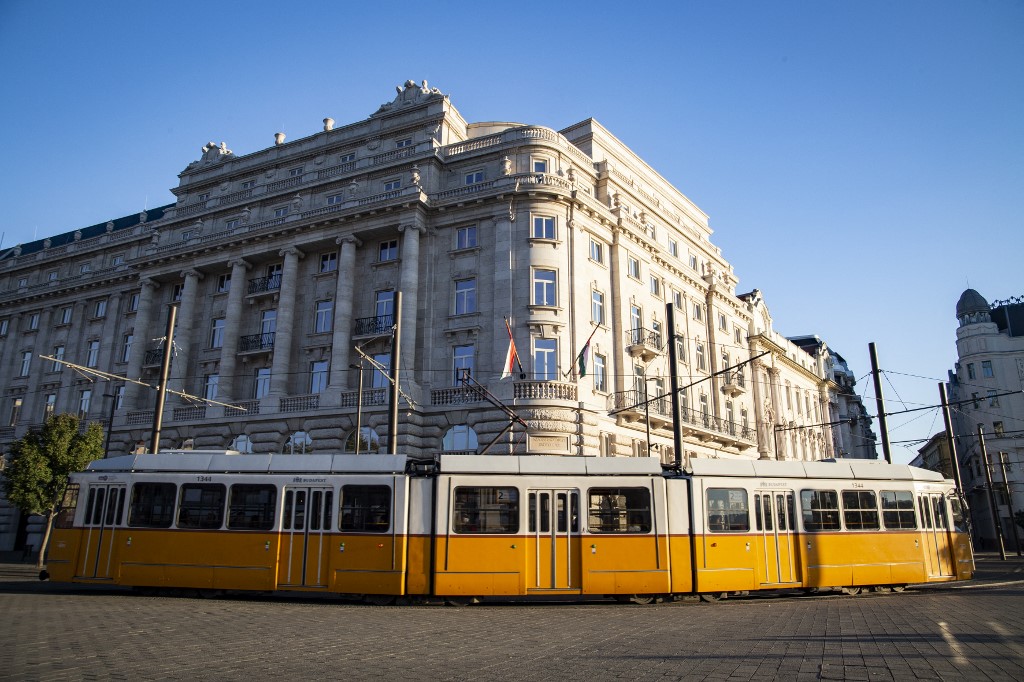 Pénteken 10 percre leáll a tömegközlekedés Budapesten, erre számíthatnak az utasok 