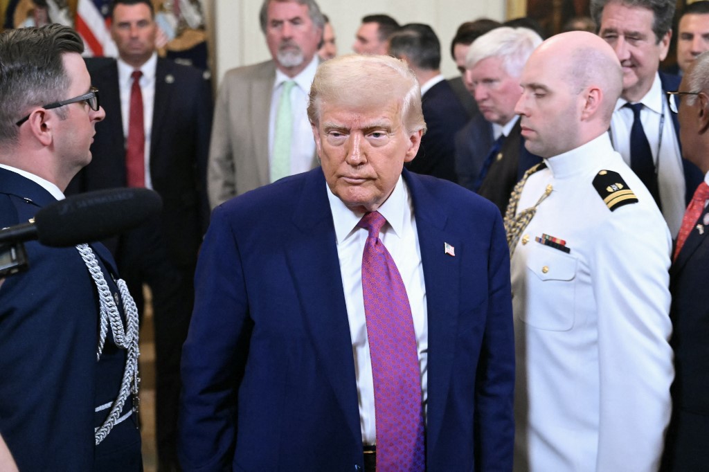 Jön Donald Trump saját mobiltelefonja, ennyiért lehet megvásárolni