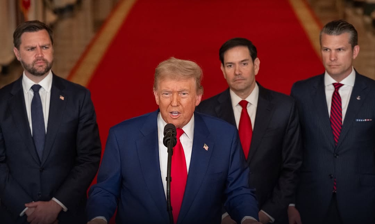 Történelmi támadás Irán ellen: az USA csapást mért az országra, Donald Trump még durvábbakkal fenyeget