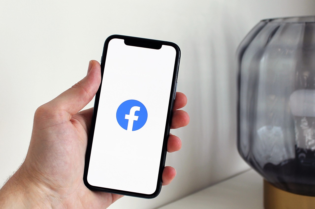 Már 10 millió Facebook-profilt töröltek, ez az oka