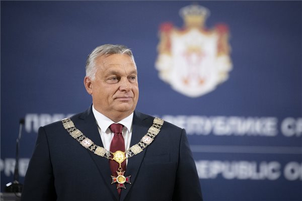 Orbán átvette a kitüntetést, majd szokásához híven brüsszelezett egy kiadósat
